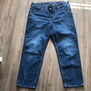 Old Navy jeans. Sky hi straight size 14